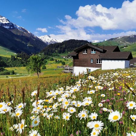 Tgesa Dutg Grond Apartment Sedrun Luaran gambar