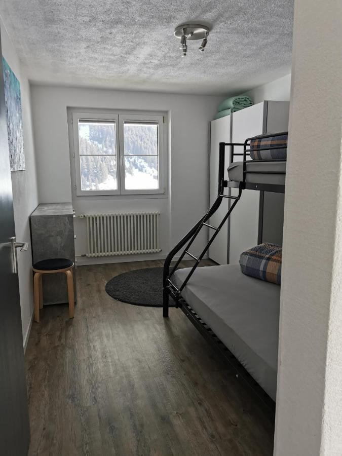 Tgesa Dutg Grond Apartment Sedrun Luaran gambar