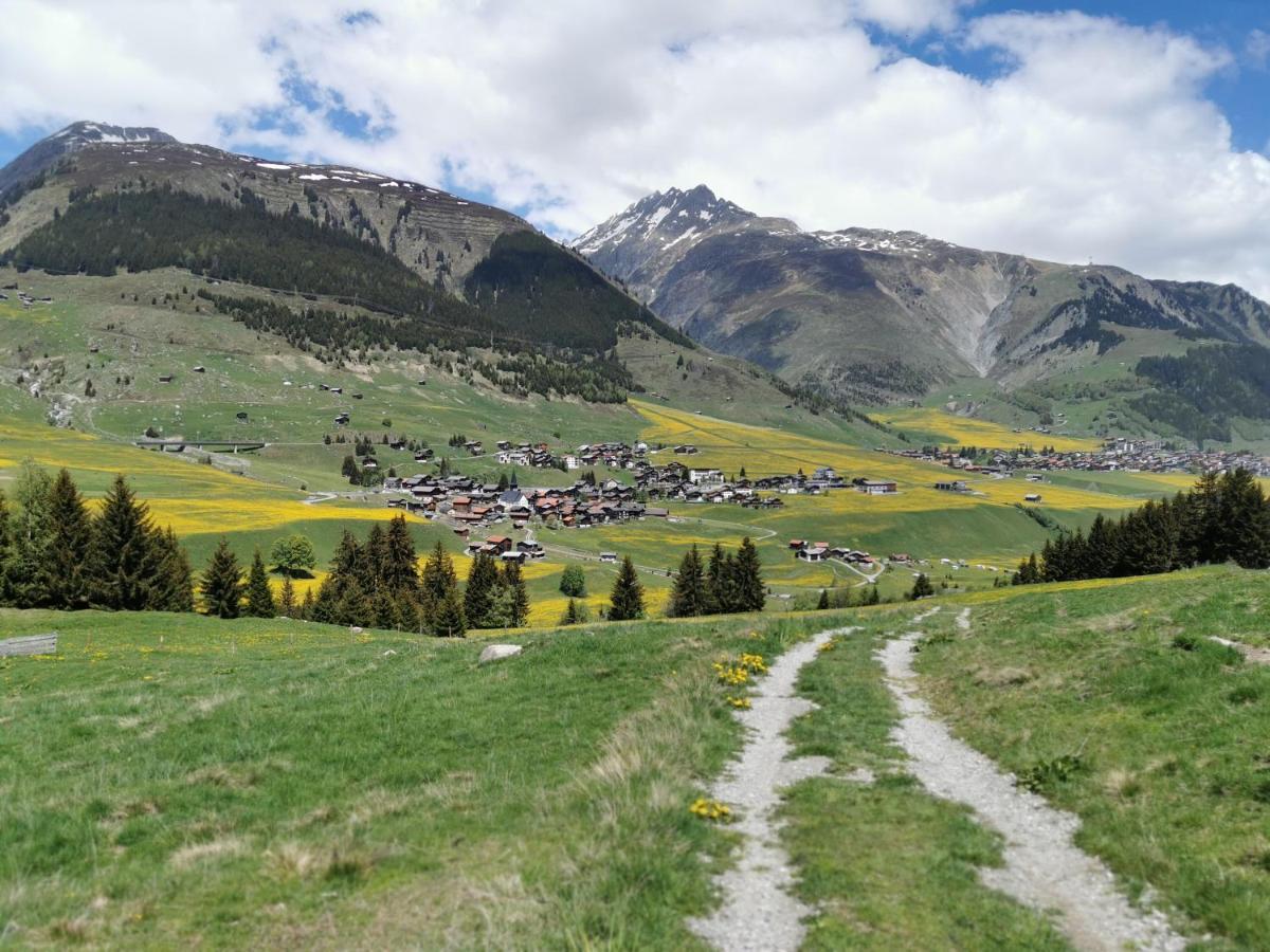 Tgesa Dutg Grond Apartment Sedrun Luaran gambar